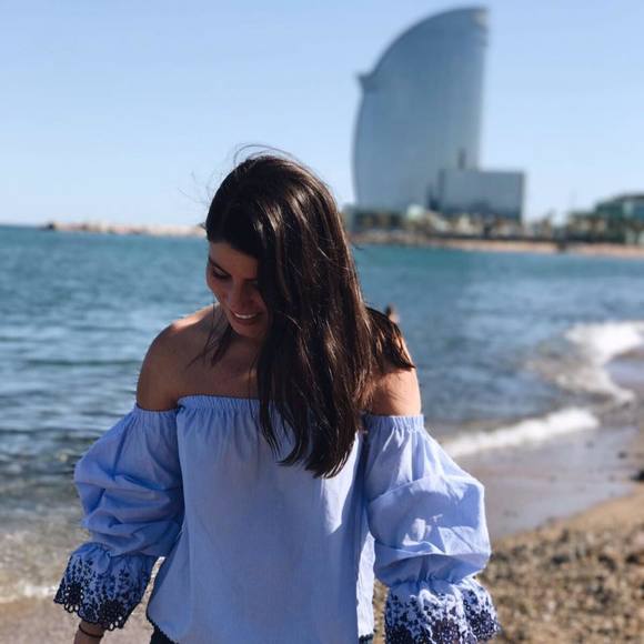 Meet your Posher, Lara - Picture 1 of 1